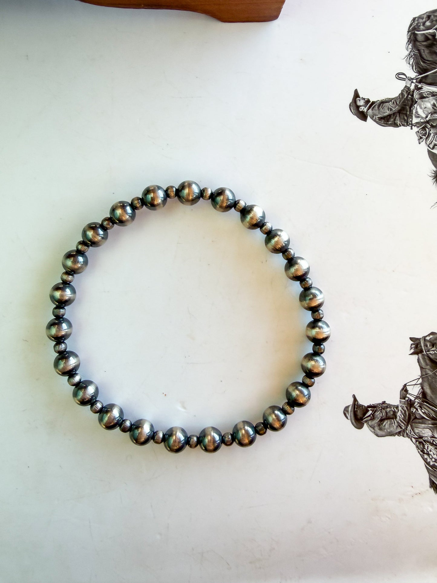 Mixed Alternating Round Stretch Navajo Pearl Bracelet