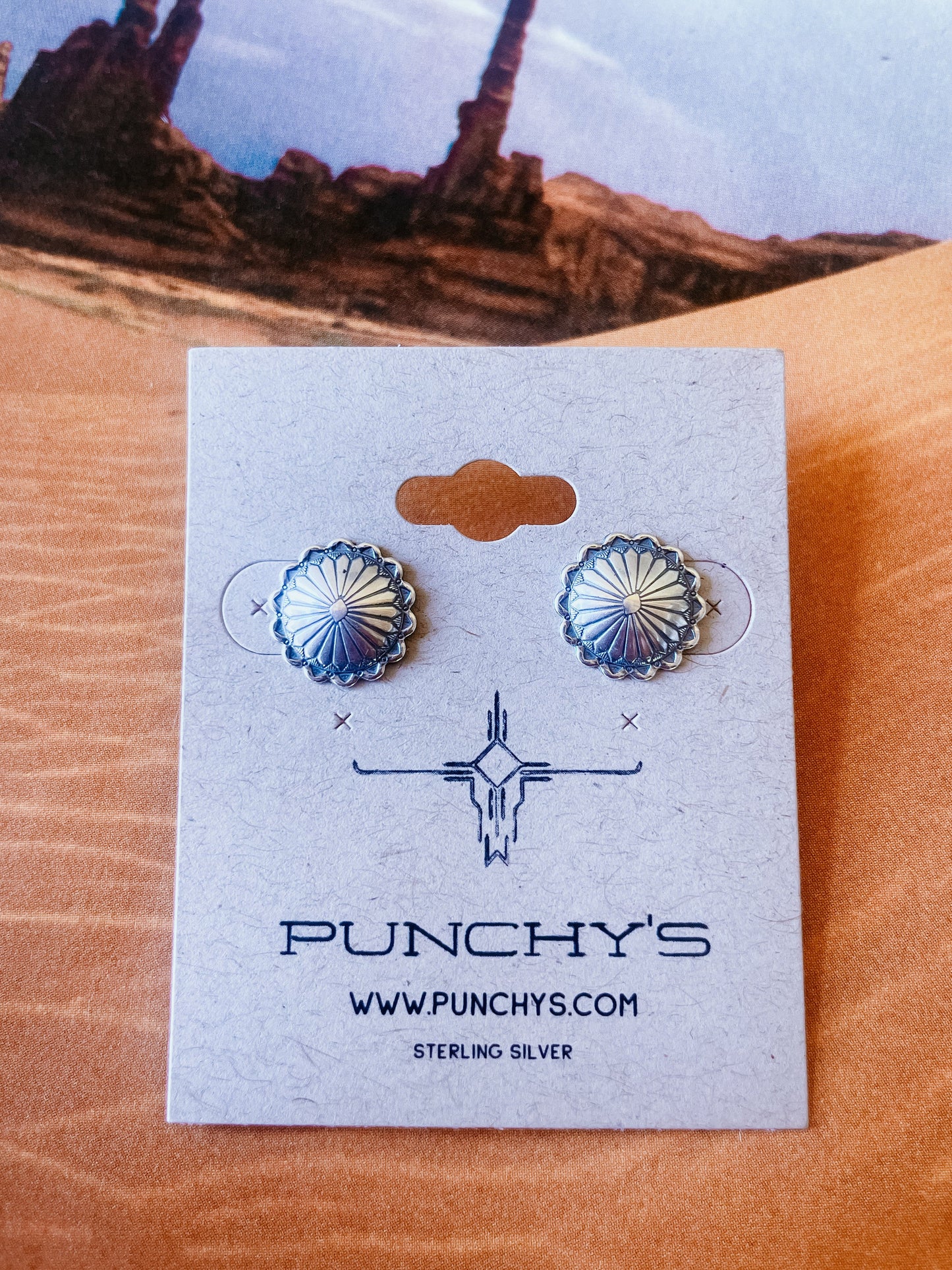 Round Flower Stud