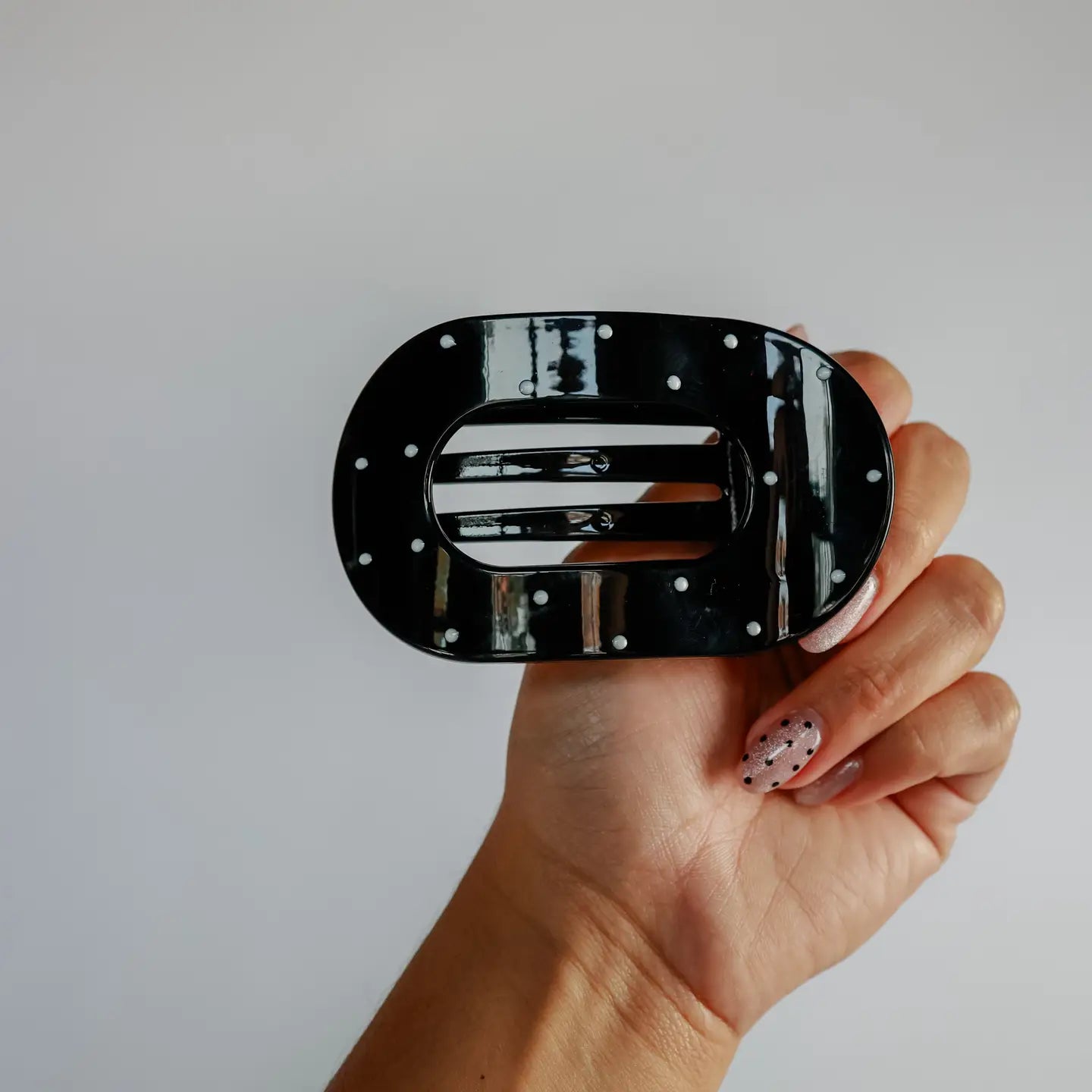 Black + White Flat Lay Clip